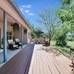 New Listing! 4 Bdrm Hill Country Home With Pool