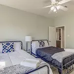 New Listing! 4 Bdrm Hill Country Home With Pool