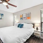 Economy King Bed Suites W Pool, Next To Downtown