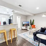 Economy King Bed Suites W Pool, Next To Downtown