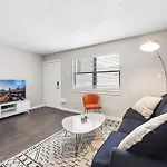 Economy King Bed Suites W Pool, Next To Downtown
