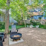 Pet-Friendly Austin Studio About 4 Mi To Downtown!