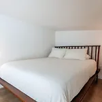 Cozy And Bright Mid-Century Gem In Eastside Action