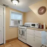 Centrally Located Cozy Tiny Loft, Near Acl, Sxsw, Zilker, 6Th Street