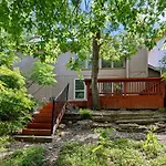 Spacious Atx Apt With Private Deck And All Essentials