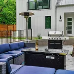 Upstay - Entire 2-Home Duplex - Sleeps 37