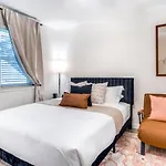 Stylish Studio In Allandale 10 Mins To Downtown.