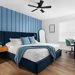 Stylish 2Br Oasis With Private Patio - Sleeps 8