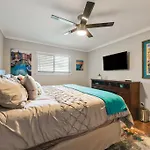 Peaceful Ultra Modern Convenience At Cc\'S Crib