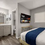 Close To Downtown Fast Wi-Fi Parking Pool