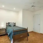 Ut Austin Creekside Villa - 5 Bedroom Home