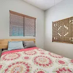 Cosy And Open With Loft On Greenbelt