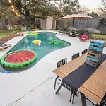 5Bd 3 Ba Atx Pool Hot Tub Theater Arcade
