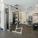 Upstay - Condo With Pool Gym Games And Bbq