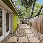 Casa Verde - Cozy East Austin Home