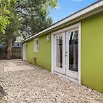 Casa Verde - Cozy East Austin Home