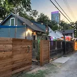East Austin Bungalow W Bbq Firepit Fun Yard
