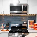 East Austin Bungalow W Bbq Firepit Fun Yard