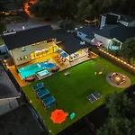 Most Epic Austin Experience! La Dolce Vita Villa