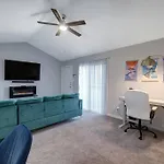 New Stylish Sola Oasis With Pool View, Gym And Office