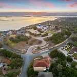 3 Kings With Theater, Gameroom And Bbq Just 7 Mins From Marina