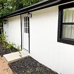 Serene Studio Retreat With Yard