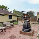 Epic Backyard - Firepit - Smoker Grill - Bar