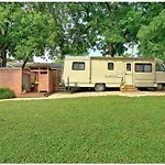 Retro Motorhome - Epic Outdoor Shower And Firepit