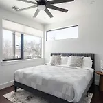 Modern Home Near The University Of Texas