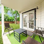 Mins To Austin Most Iconic Eateries Bars And Places