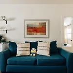 Newbuild 1Br2Bd1Ba By Soco Eateries Big Fenceyard