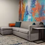 La Quinta Inn & Suites By Wyndham Austin South