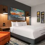 La Quinta Inn & Suites By Wyndham Austin South