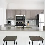 Artsy South Congress Suites By Sonder