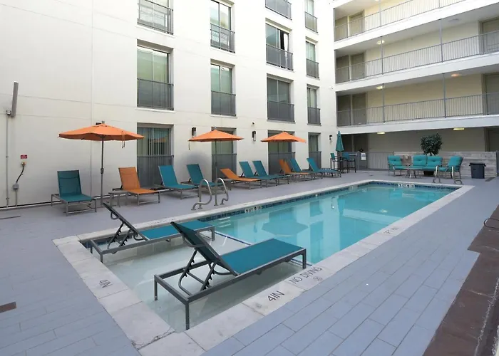 Frontdesk Pointe On Rio Apts West Campus Austin