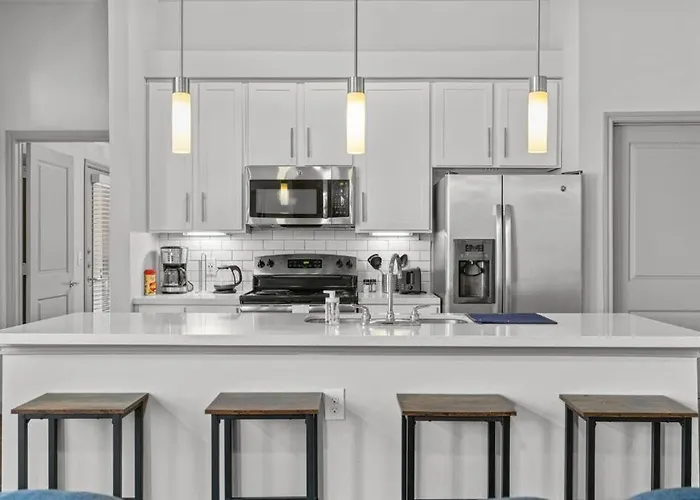 Austin Luxury 2Br 2B With Pool & Free Parking