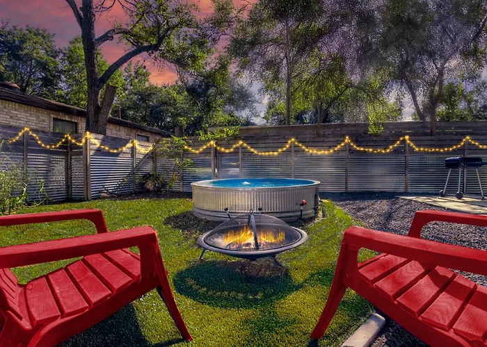 Relax By The Pool, Gather In Yard, Walk To 6Th St & Dtwn\'S Top Eateries