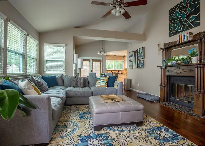 Comfortable, Family And Business Friendly 2Bd/2Ba House In North Austin