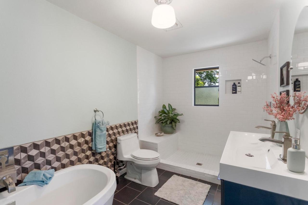 The Tire Swing Modern 3bd Gourmet Kitchen Awesome Local * Austin