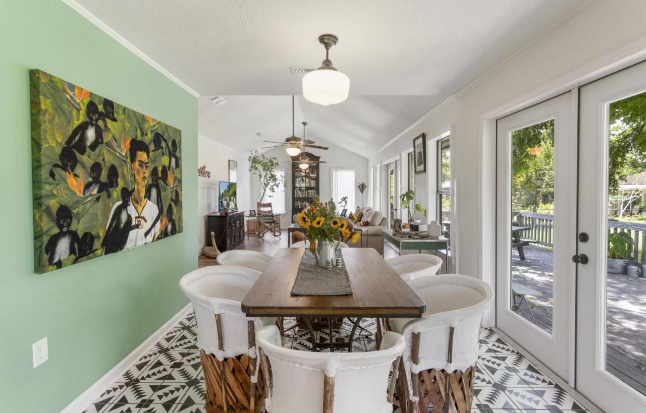 The Tire Swing Modern 3bd Gourmet Kitchen Awesome Local Holiday home Austin