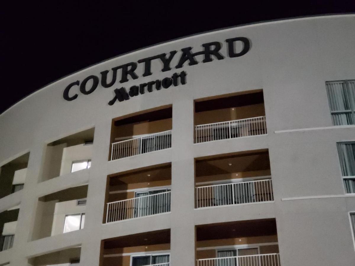 Courtyard By Marriott Northwest/lakeline Hotel