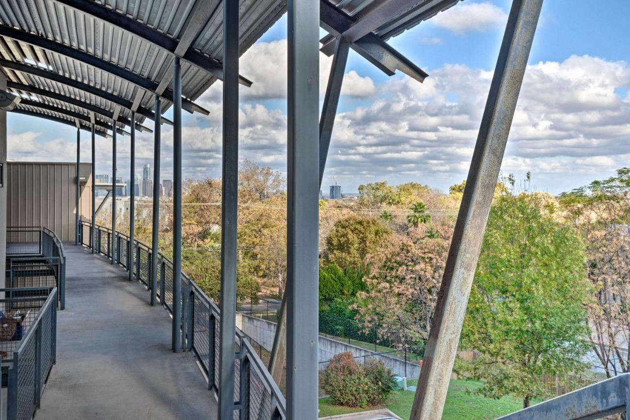 Urban Escape In Sola With Private Patio! Austin