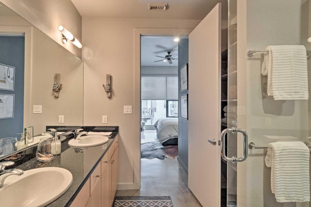 Urban Escape In Sola With Private Patio! Apartment Austin