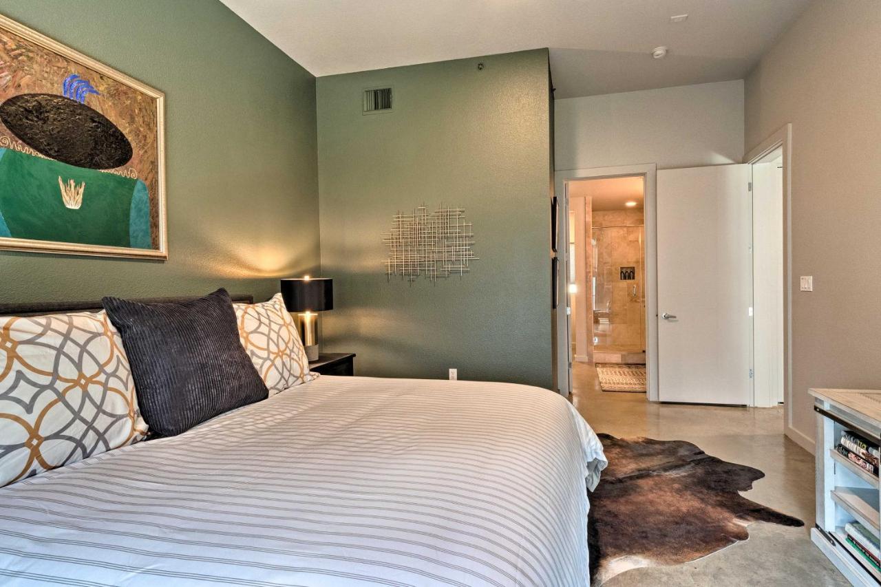 Urban Escape In Sola With Private Patio! Austin