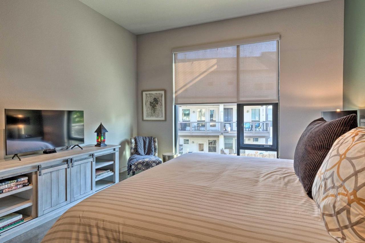 Urban Escape In Sola With Private Patio! * Austin
