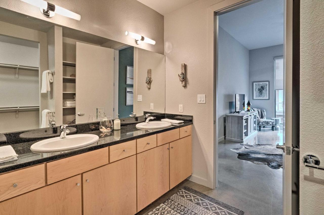 Apartment Urban Escape In Sola With Private Patio! Austin