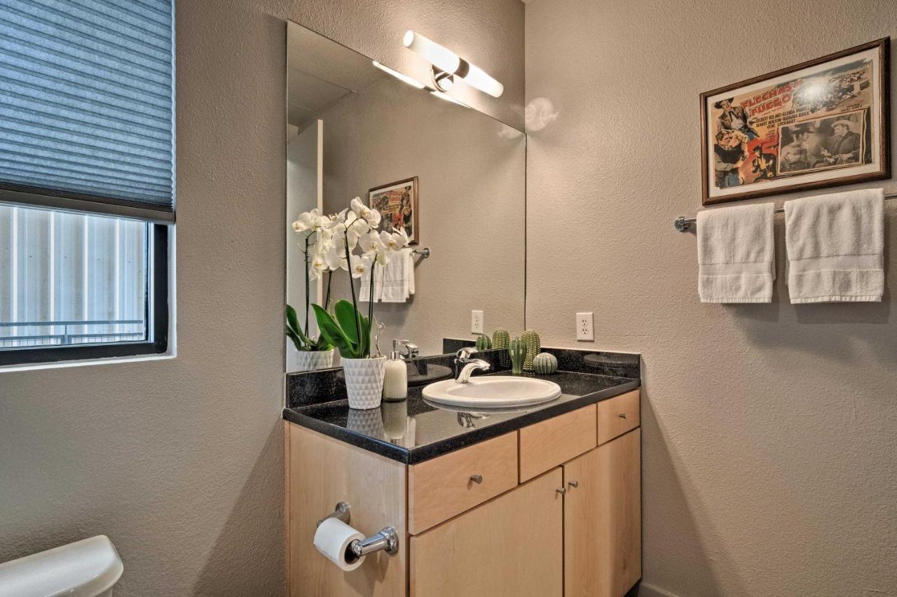 Urban Escape In Sola With Private Patio!