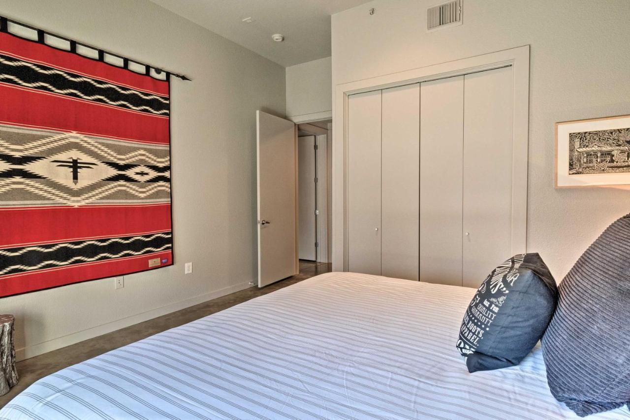 Apartment Urban Escape In Sola With Private Patio! *