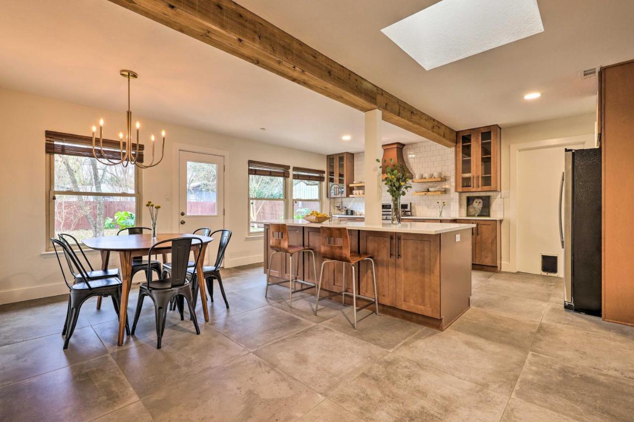 Renovated Private Yard, Near Hotspots Holiday home Austin