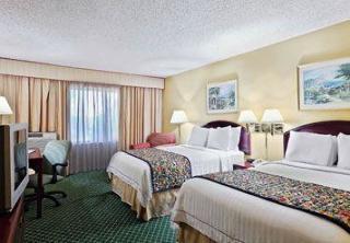 Courtyard South 3*